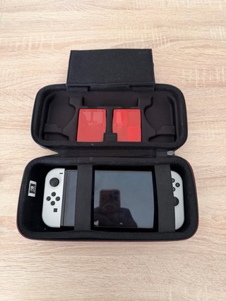 Nintendo Switch OLED Blanca y Negra
