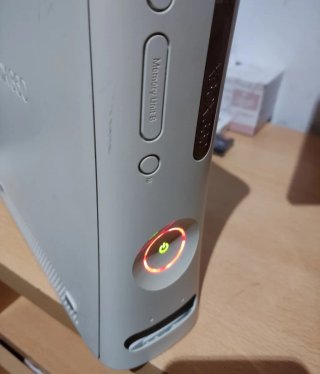Console Xbox 360 Bianca e Dorata