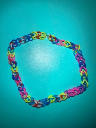 Pulseras de gomas hechas a mano