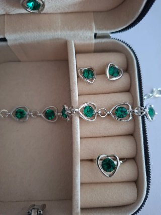 Pack Bisutería Esmeralda + Reloj + Joyero