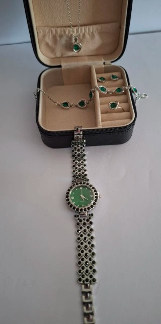 Pack Bisutería Esmeralda + Reloj + Joyero