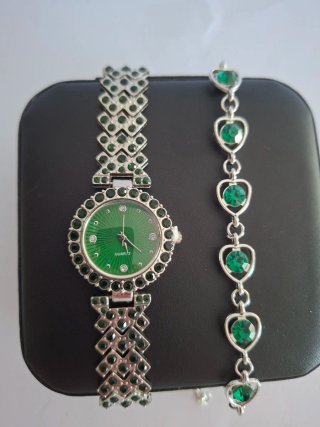 Pack Bisutería Esmeralda + Reloj + Joyero