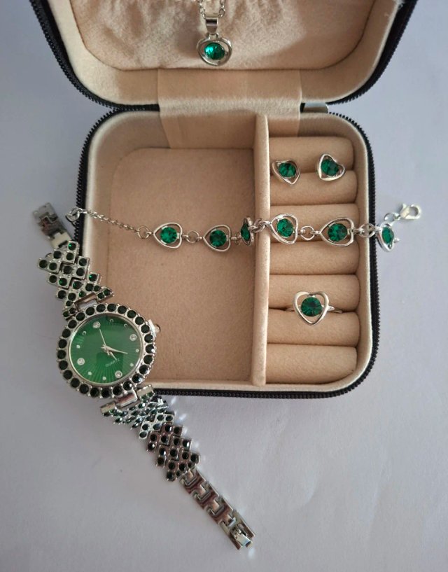 Pack Bisutería Esmeralda + Reloj + Joyero