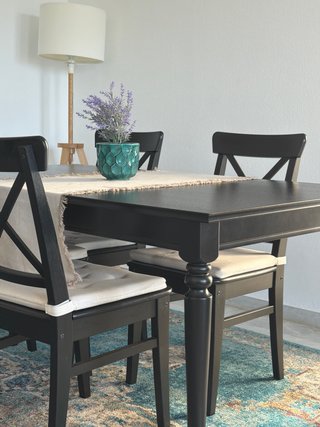 Mesa Comedor Extensible + 4 Sillas Negras