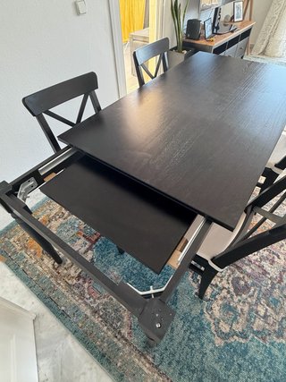 Mesa Comedor Extensible + 4 Sillas Negras
