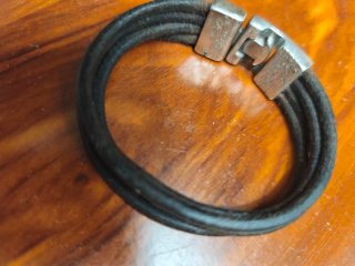 Pulsera Uno de 50 Plata y Cuero marron