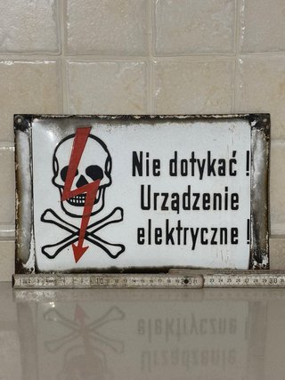Insegna smaltata antica