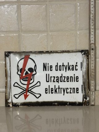 Insegna smaltata antica