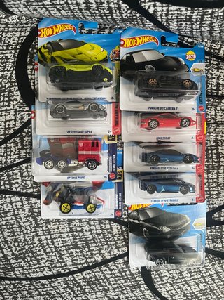 Hot Wheels: Lamborghini, Porsche, Ferrari, Supra