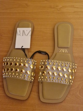 Sandalias Zara Beige y Doradas Talla 38