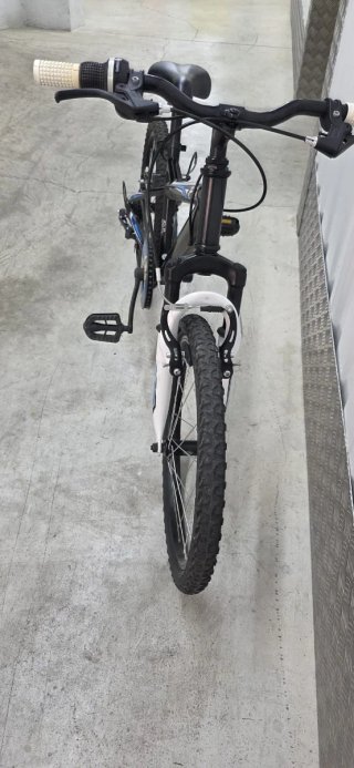 Bicicleta infantil negra 20 pulgadas