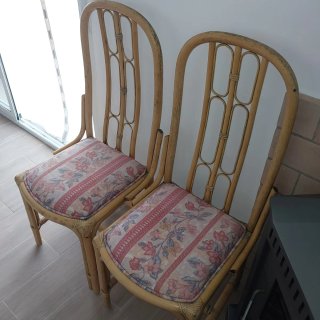 Juego de 2 sillas de ratán y tela