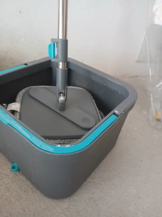 Lavapavimenti con secchio