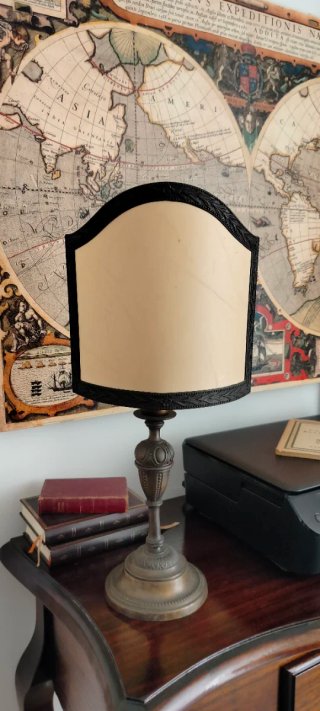 Lampada da tavolo antica in Ottone e Pergamena