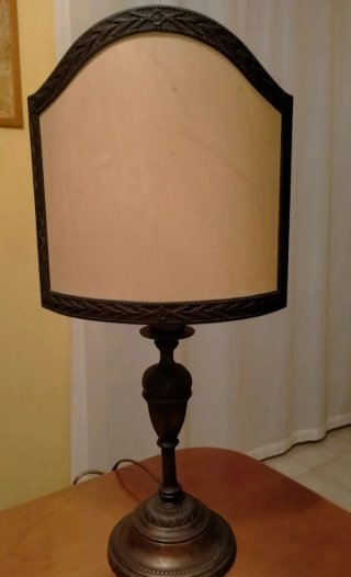 Lampada da tavolo antica in Ottone e Pergamena