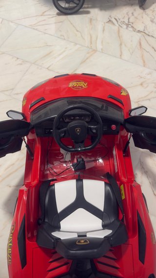 Coche eléctrico infantil rojo poco uso