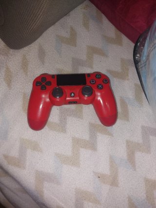 PS4 (PlayStation 4) - y un mando Funciona perfecta