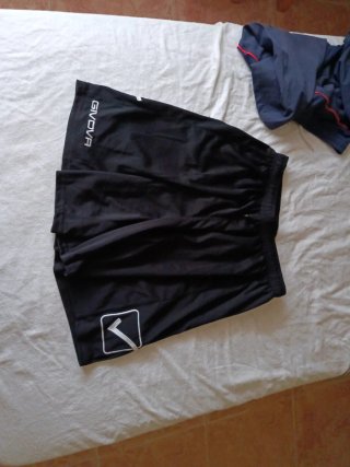 Lote 2 pantalones cortos GIVOVA deportivos