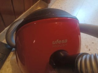 Aspirapolvere Ufesa Rosso 1400W