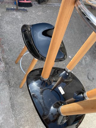 Sillas altas nuevas para barra o isla cocina