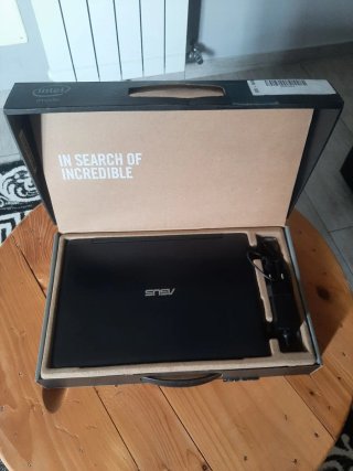 Computer Asus Eeebook E205SA-FV0185T schermo 11.6p