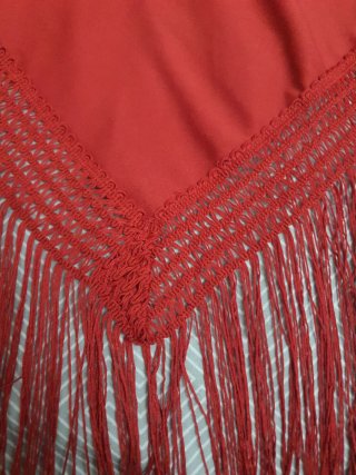 Mantón rojo grande bordado flecos, feria,gitana