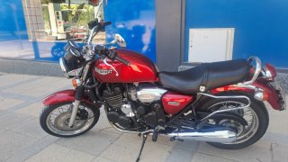 Triumph Legend TT Roja y Plateada
