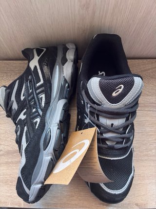 Zapatillas Asics Gel NYC Negras y Grises
