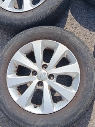 Llantas Kia/Hyundai/Toyota Yaris 4x100