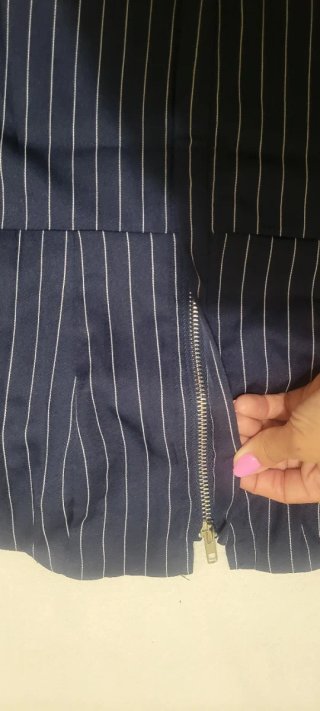 Top azul sin tirantes con rayas