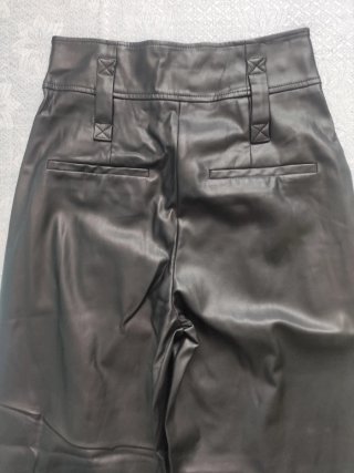 Pantalones polipiel negros