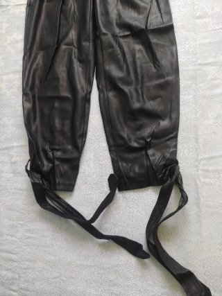 Pantalones polipiel negros