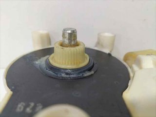 MOTOR ELEVALUNAS DELANTERO DERECHO 6981142 87081