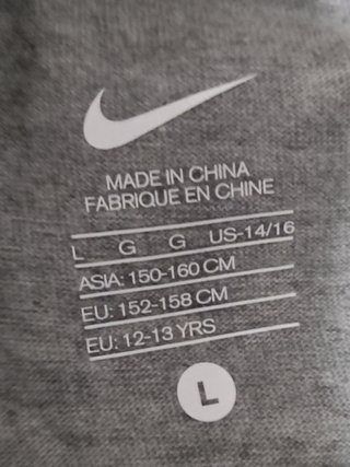 Camiseta Nike niño rayas roja y gris