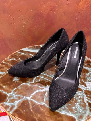 Zapatos de tacón negros con brillantina