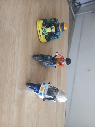 Lote de 3 vehículos: Kart y 2 motos playmobil