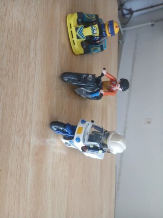 Lote de 3 vehículos: Kart y 2 motos playmobil