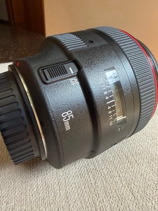 Canon EF 85mm f/1.2L II USM