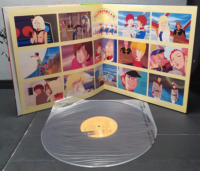 Lote de vinilos de Gundam + Pósters B2
