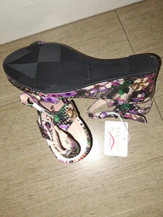 Sandalias Tamaris plataforma 7,5 cm