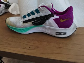 Botines Nike Morado y Blanco