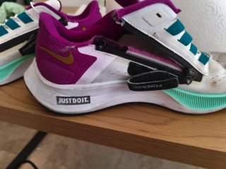 Botines Nike Morado y Blanco