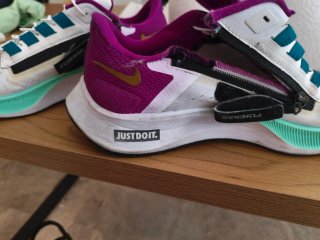 Botines Nike Morado y Blanco