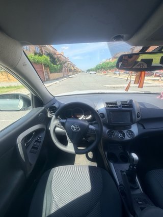 Toyota RAV4 2011