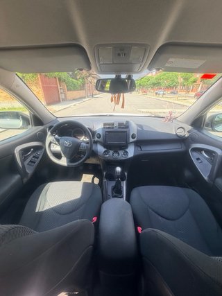 Toyota RAV4 2011