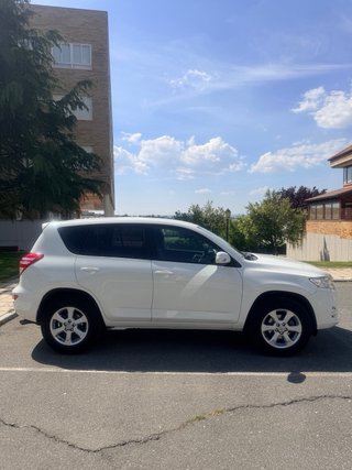 Toyota RAV4 2011
