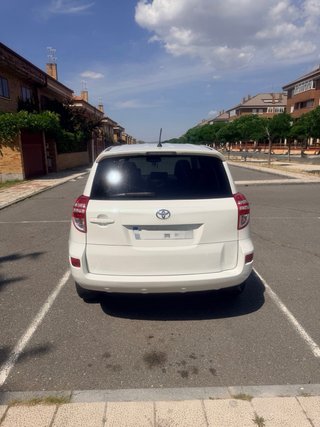 Toyota RAV4 2011