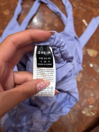 Vestido asimétrico lila