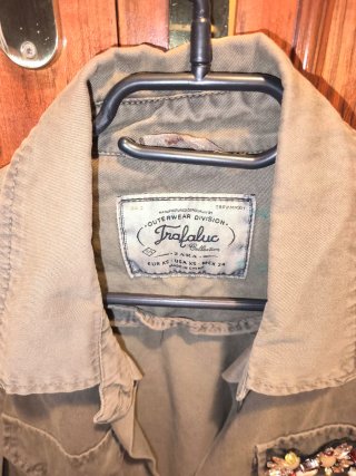 Chaqueta militar Zara mujer pedrería Talla M