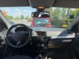 Opel Astra 2012